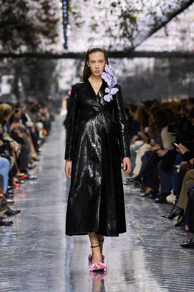 Look 19